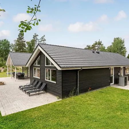 Feriehus Stunning In Vaeggerlose With Sauna