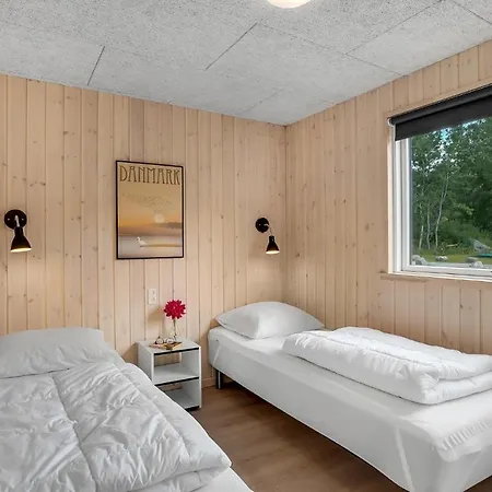 Stunning In Vaeggerlose With Sauna Feriehus *