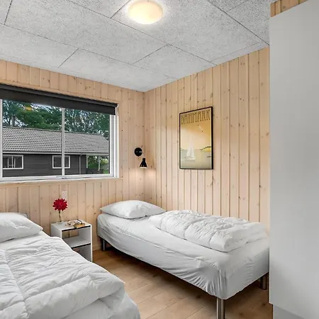 Stunning In Vaeggerlose With Sauna * Bøtø By