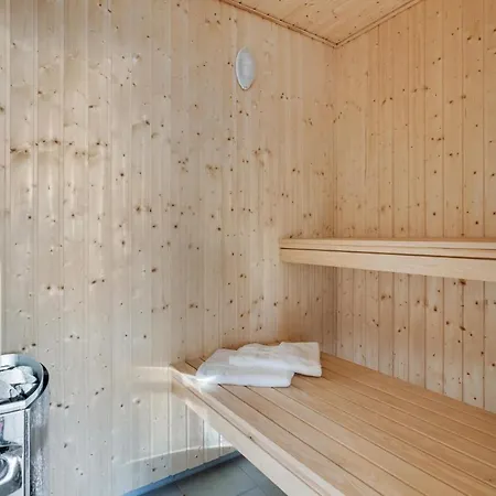 Feriehus Stunning In Vaeggerlose With Sauna *